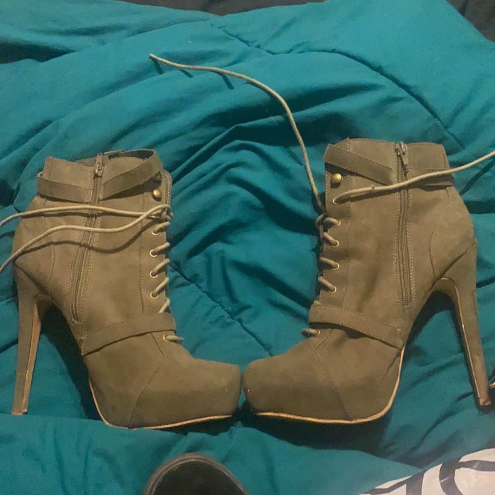 JustFab heels olive green